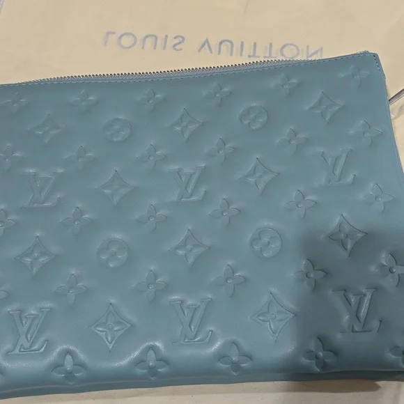 CAMEL Monogram Coussin - Picture 11 of 11